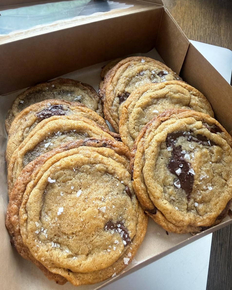 A box of six Treats by Winston cookies.